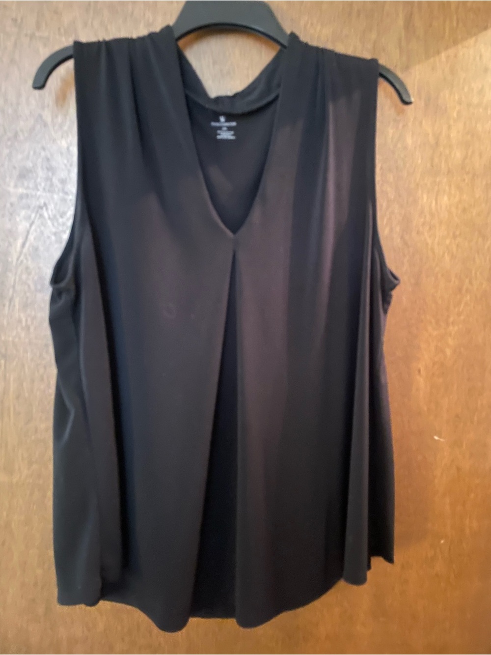 Worthington Black V-Neck Pleated Sleeveless Tank